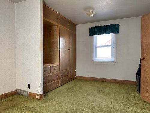 302 High Street N, Thunder Bay, ON - Indoor Photo Showing Other Room
