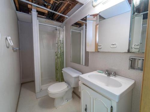 305 Baker Street, Kamloops, BC - Indoor Photo Showing Bathroom