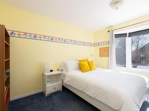 Bedroom - 132 Rue Stéphanie, Dollard-Des-Ormeaux, QC - Indoor Photo Showing Bedroom