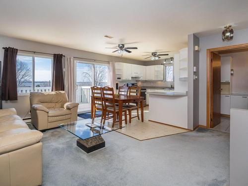 Vue d'ensemble - 9 159E Avenue, Notre-Dame-De-L'Île-Perrot, QC - Indoor Photo Showing Living Room