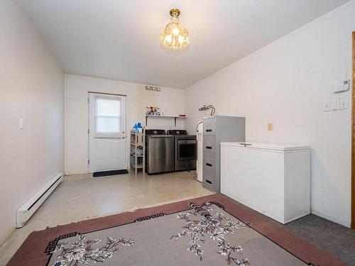 Salle de lavage - 9 159E Avenue, Notre-Dame-De-L'Île-Perrot, QC - Indoor Photo Showing Laundry Room