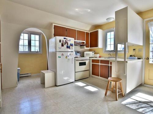 Kitchen - 6075 Boul. Laframboise, Saint-Hyacinthe, QC - Indoor Photo Showing Kitchen
