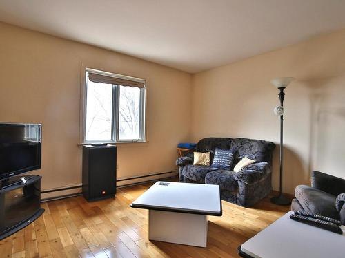 Living room - 6075 Boul. Laframboise, Saint-Hyacinthe, QC - Indoor Photo Showing Living Room