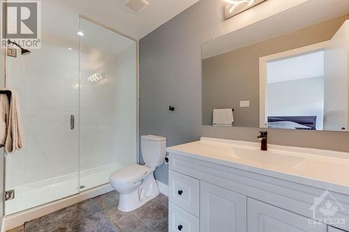 320 Boudreau Street Unit#G, Ottawa, ON - Indoor Photo Showing Bathroom