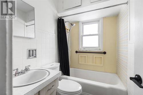 486 Bush St, Sault Ste. Marie, ON - Indoor Photo Showing Bathroom