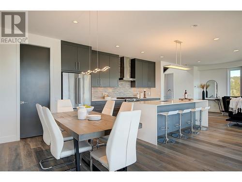 737 Highpointe Drive, Kelowna, BC - Indoor Photo Showing Dining Room