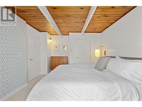 266 Alder Avenue, Kaleden, BC - Indoor Photo Showing Bedroom