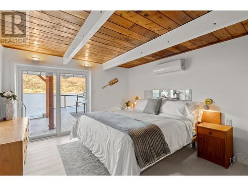 266 Alder Avenue, Kaleden, BC - Indoor Photo Showing Bedroom