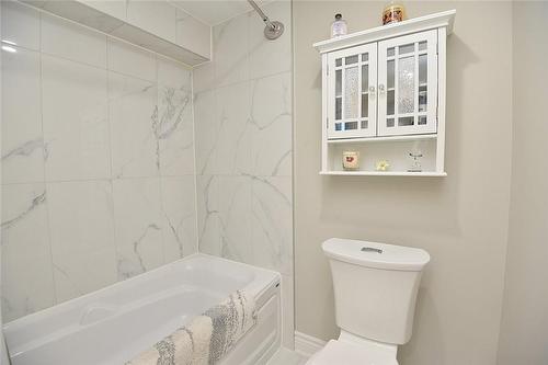 8410 Twenty Road E, Hamilton, ON - Indoor Photo Showing Bathroom