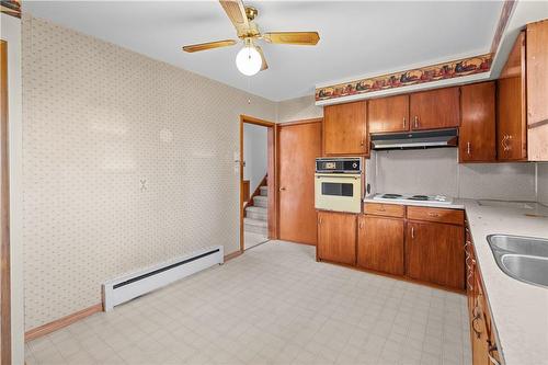 1352 Centre Road, Flamborough, ON - Indoor Photo Showing Kitchen With Double Sink