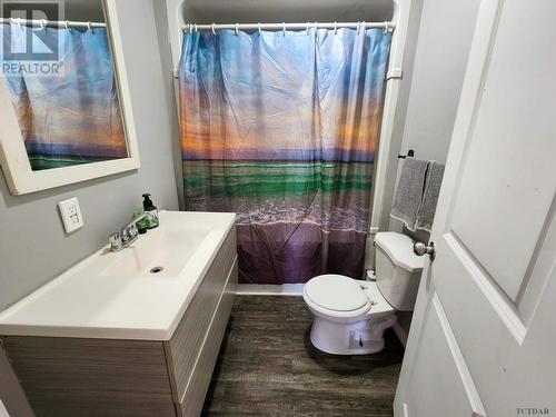253156 Rogers Rd, Evanturel Township, ON - Indoor Photo Showing Bathroom