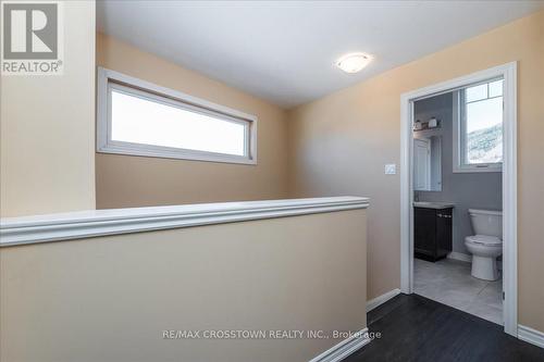 147 Rosie Street, Blue Mountains, ON - Indoor Photo Showing Other Room