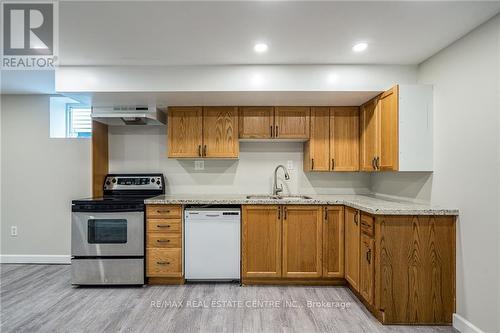 13 Frederick Ave, Hamilton, ON - Indoor Photo Showing Kitchen