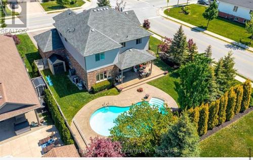 8536 Forestview Boulevard, Niagara Falls, ON - Outdoor With In Ground Pool