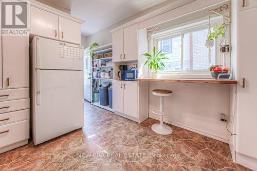 35 Century Street, Hamilton, ON - Indoor Photo Showing Kitchen