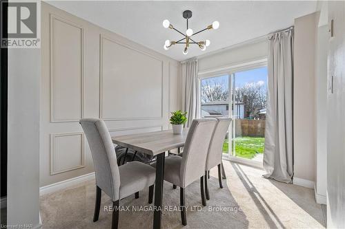 5005 Gage Court, Niagara Falls, ON - Indoor Photo Showing Dining Room