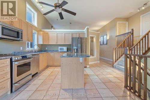 971 Fogerty Street, London, ON - Indoor Photo Showing Kitchen With Stainless Steel Kitchen