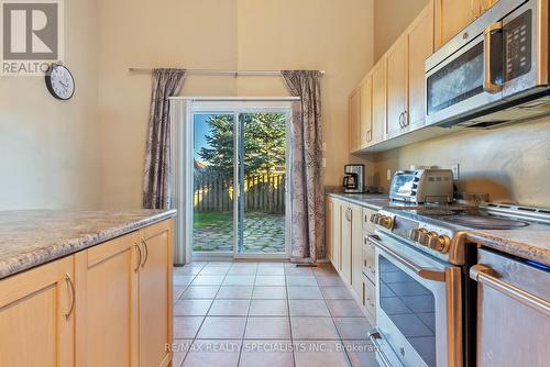 971 Fogerty St, London, ON - Indoor Photo Showing Kitchen