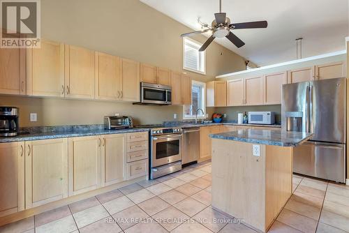 971 Fogerty Street, London, ON - Indoor Photo Showing Kitchen With Stainless Steel Kitchen