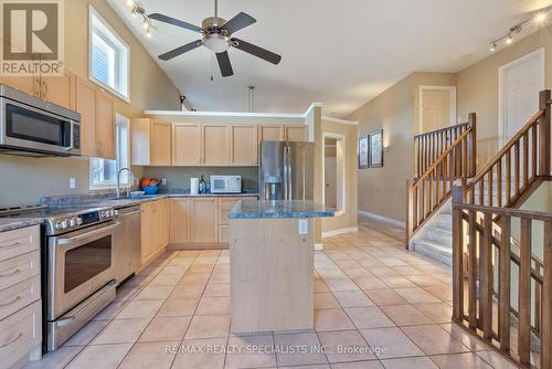 971 Fogerty St, London, ON - Indoor Photo Showing Kitchen With Stainless Steel Kitchen