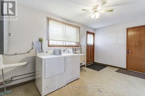7 Lasalle St, Welland, ON - Indoor Photo Showing Laundry Room