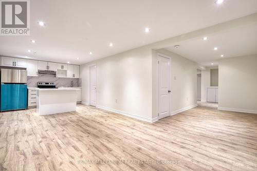33 Orpington Cres, Toronto, ON - Indoor Photo Showing Kitchen