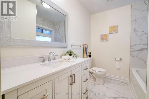 33 Orpington Cres, Toronto, ON - Indoor Photo Showing Bathroom