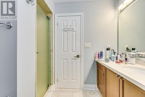 4701 Irena Avenue, Burlington, ON - Indoor Photo Showing Bathroom