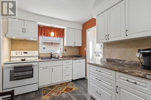 35 Rexway Road, London, ON - Indoor Photo Showing Kitchen
