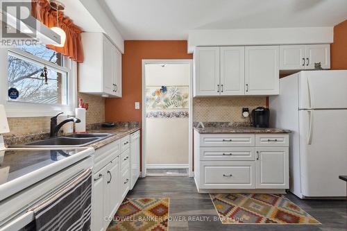 35 Rexway Road, London, ON - Indoor Photo Showing Kitchen With Double Sink