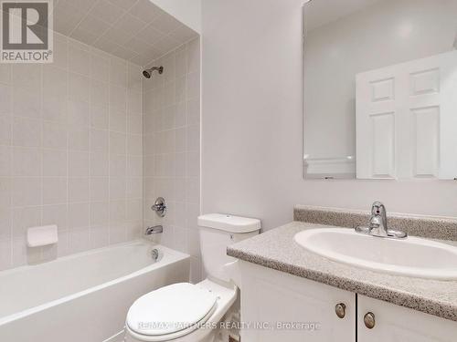 7 Mackenzie'S Stand Avenue, Markham, ON - Indoor Photo Showing Bathroom