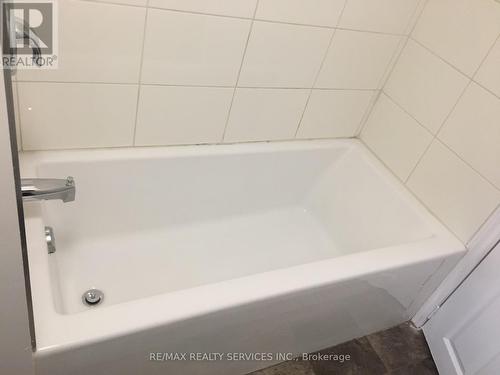 907 Adams Road, Innisfil, ON - Indoor Photo Showing Bathroom
