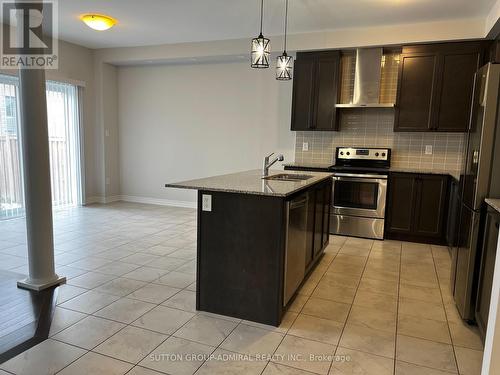 1320 Blackmore St, Innisfil, ON - Indoor Photo Showing Kitchen With Upgraded Kitchen