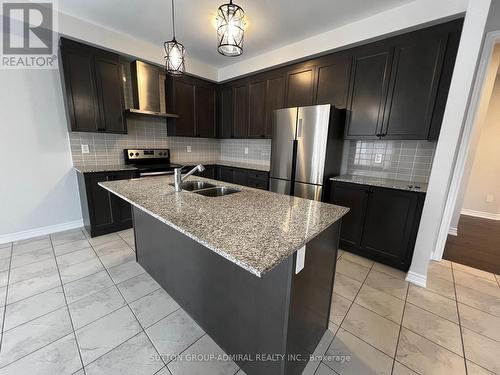 1320 Blackmore St, Innisfil, ON - Indoor Photo Showing Kitchen With Double Sink With Upgraded Kitchen
