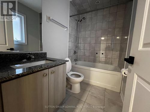 1320 Blackmore St, Innisfil, ON - Indoor Photo Showing Bathroom