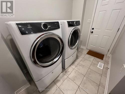 1320 Blackmore St, Innisfil, ON - Indoor Photo Showing Laundry Room