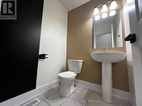 1320 Blackmore Street, Innisfil, ON - Indoor Photo Showing Bathroom