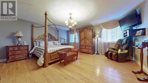40 Meadow Ridge Court, Vaughan, ON - Indoor Photo Showing Bedroom