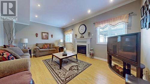 40 Meadow Ridge Crt, Vaughan, ON - Indoor Photo Showing Living Room With Fireplace