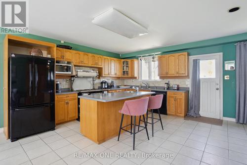 14 Mccowan Lane, Whitchurch-Stouffville, ON - Indoor Photo Showing Kitchen With Double Sink