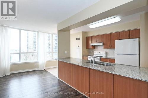 #405 -50 Disera Dr, Vaughan, ON - Indoor Photo Showing Kitchen With Double Sink