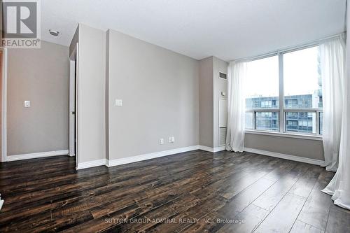 405 - 50 Disera Drive, Vaughan, ON - Indoor Photo Showing Other Room