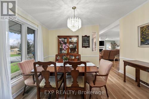 24 Kelsey Cres, Georgina, ON - Indoor Photo Showing Dining Room