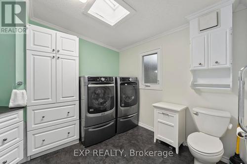 24 Kelsey Cres, Georgina, ON - Indoor Photo Showing Laundry Room