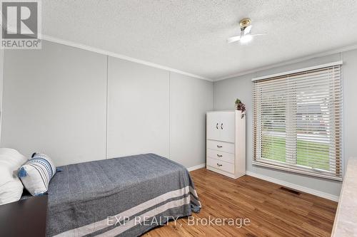 24 Kelsey Cres, Georgina, ON - Indoor Photo Showing Bedroom