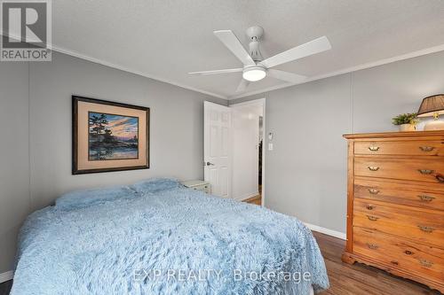 24 Kelsey Cres, Georgina, ON - Indoor Photo Showing Bedroom