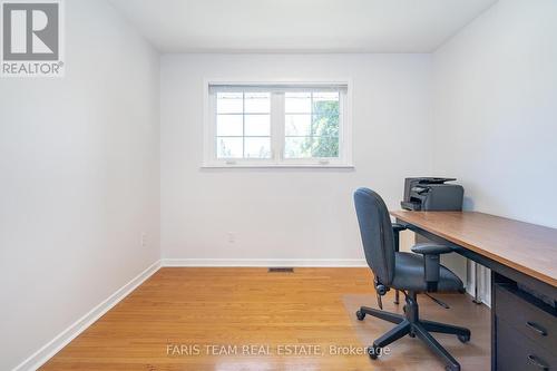 2221 Thomson Cres, Severn, ON - Indoor Photo Showing Office