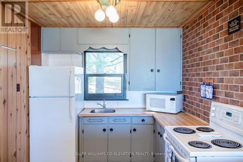 82 Beach Rd, Tiny, ON - Indoor Photo Showing Kitchen