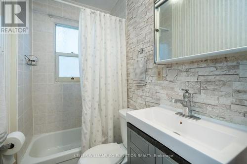 82 Beach Rd, Tiny, ON - Indoor Photo Showing Bathroom