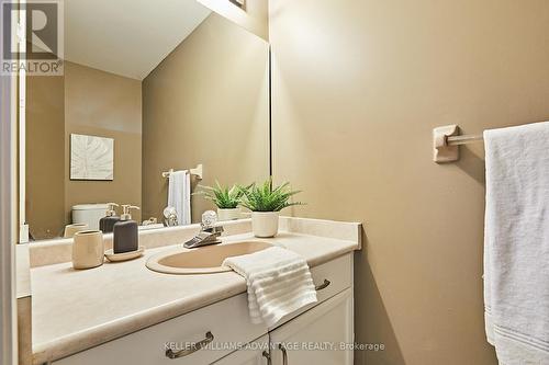 2100 Schoolmaster Circ, Oakville, ON - Indoor Photo Showing Bathroom